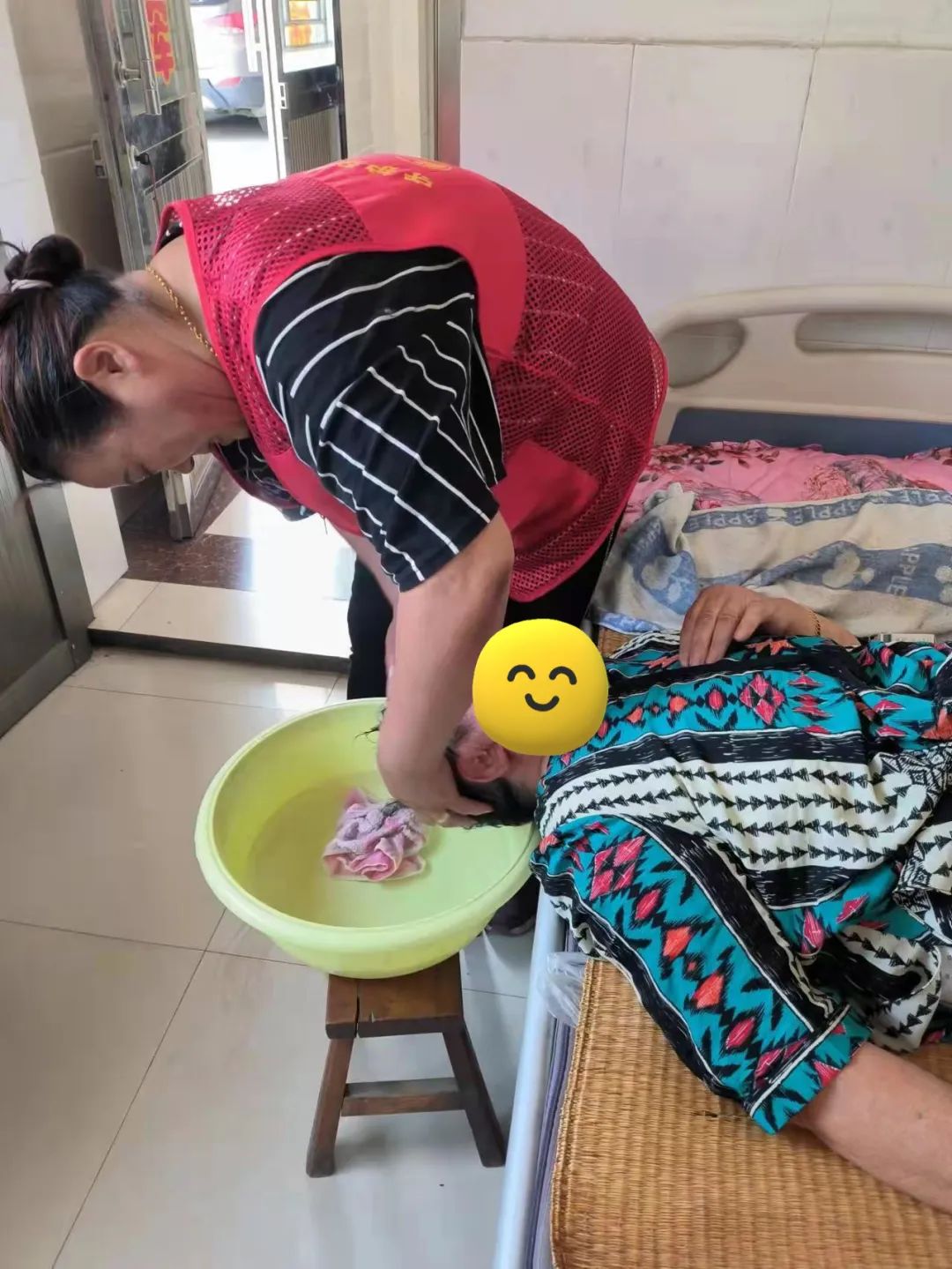 长护服务有序开展 失能长者老有所护